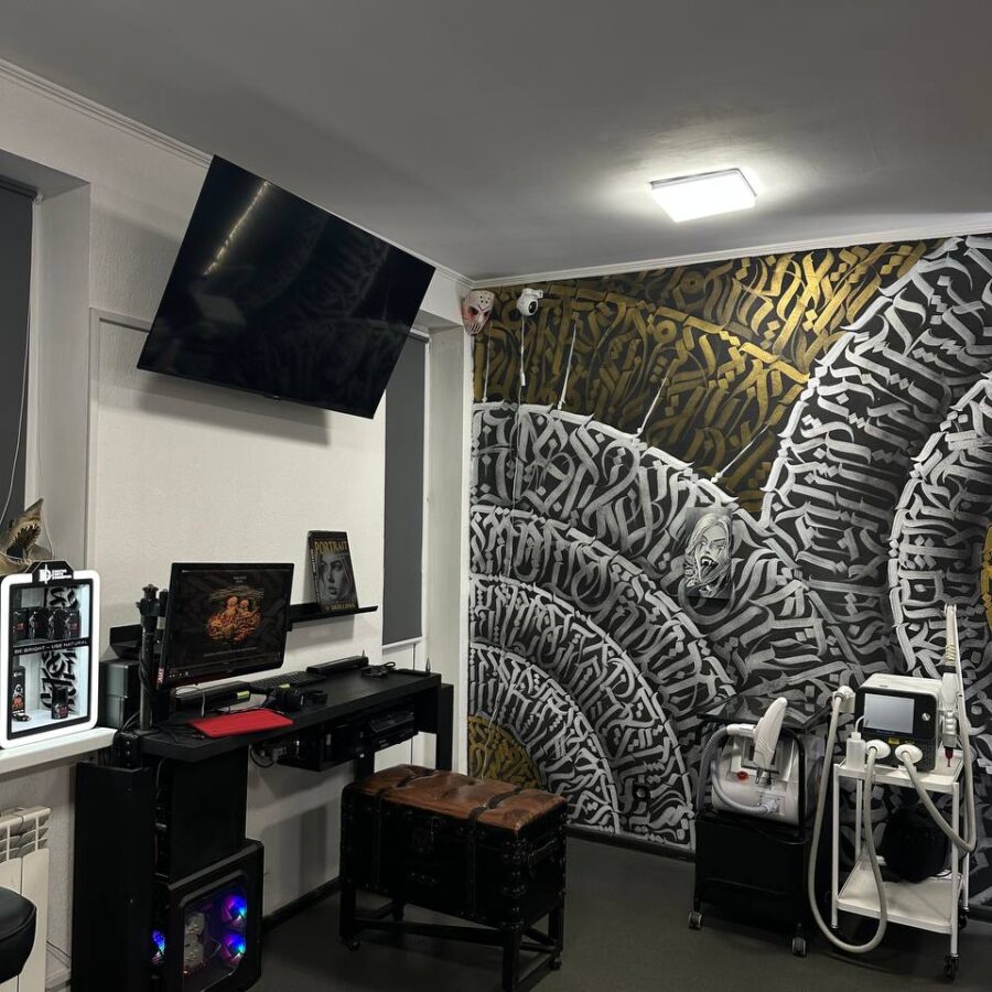 Лазерні апарати для видалення тату в студії Tattoo Empire